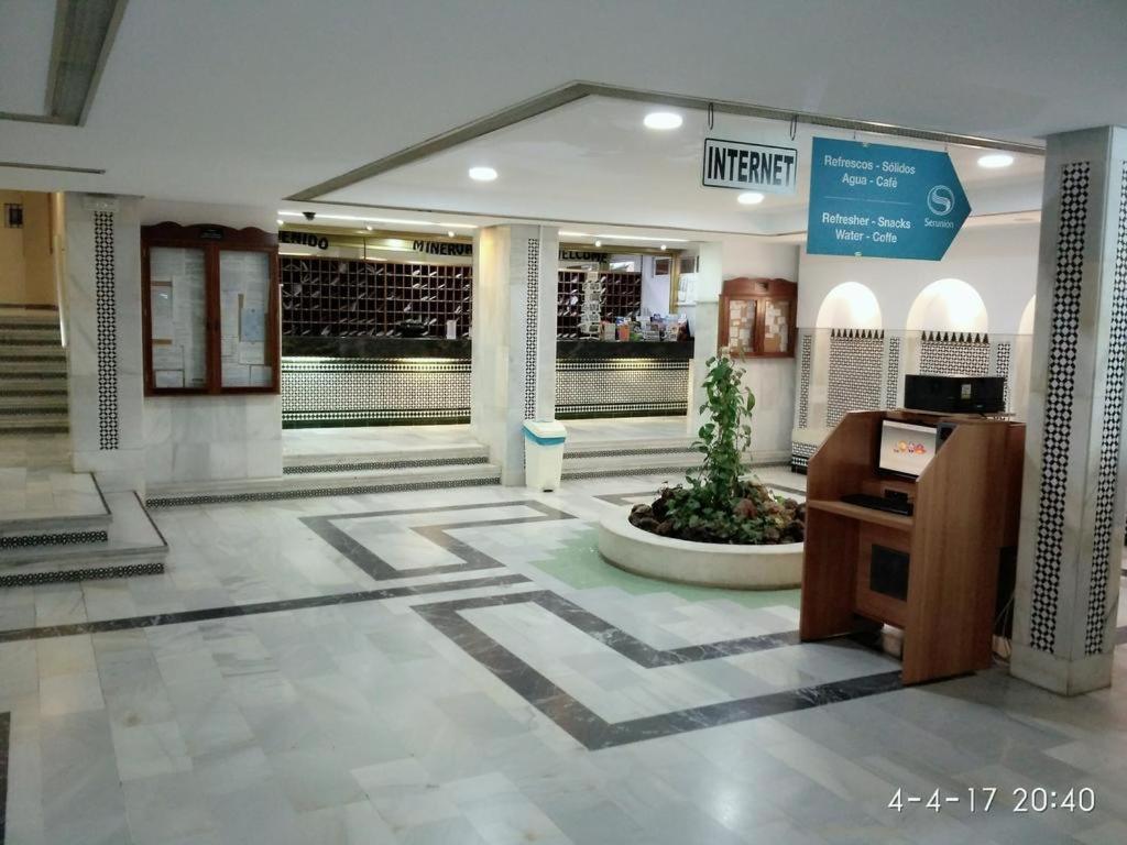 Apartamento Malaga La Bella เบนัลมาเดนา ภายนอก รูปภาพ
